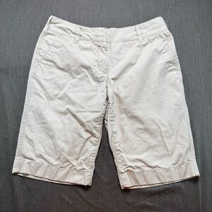 Tommy Hilfiger Women’s Shorts Tan Beige 11" Flat Front Bermuda Style Size 4